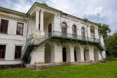 Berezova Rudka, Poltava bölgesi, Ukrayna - 6 Ağustos 2023: Berezova Rudka 'da Zakrevskih Köşkü