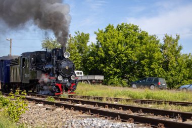 Haivoron, Ukrayna - 10 Temmuz 2021: Eski buharlı lokomotif 159-4-95 Haivoron tren istasyonu yakınında