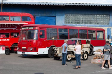 Kyiv, Ukrayna - 29 Eylül 2024: Kyiv Eski Araba Festivali Sergisi