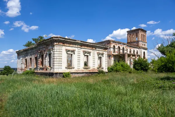 Yasynuvatka, Ukrayna - 7 Ağustos 2024: Yasynuvatka - Palats Vinberha