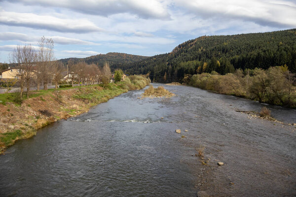 Сколе, Украина - 19 октября 2024 года: река Опир в Сколе, Львовская область, Украина