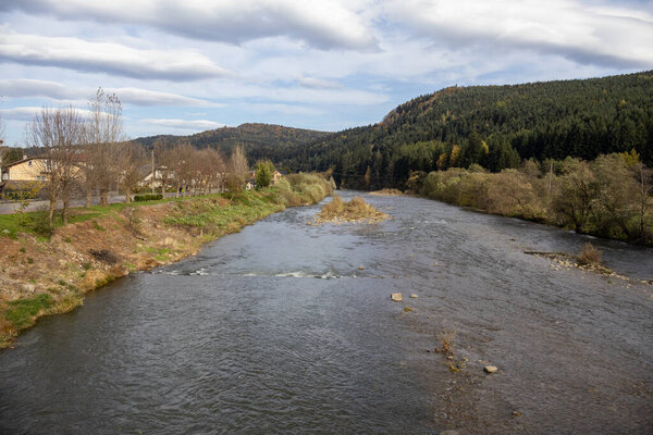 Сколе, Украина - 19 октября 2024 года: река Опир в Сколе, Львовская область, Украина