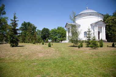 Lebedivka, Ukrayna - 12 Haziran 2024: Saint Alexandra Rotunda Kilisesi Çerkasya Bölgesi 'nin Lebedivka köyünde yer almaktadır.)