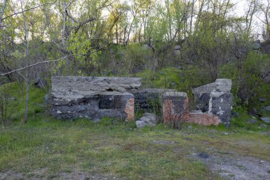 Chykalivka, Kremenchuk Bölgesi, Poltava Bölgesi - 20 Nisan 2025: Daha sonra su ile taşan terk edilmiş bir taş ocağı, Poltava Bölgesi, Kremenchuk, Chykalivka köyünde yer almaktadır..