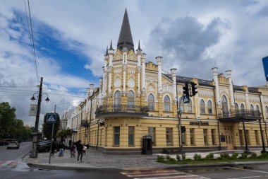 Cherkasy, Ukrayna - 21 Mayıs 2025: Eski Slovansky Oteli binası - tarihi bina, Cherkasy 'nin en ünlü mimari cazibesi ve sembollerinden biri