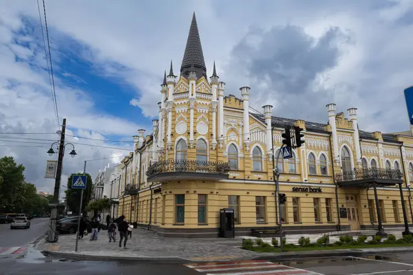 Cherkasy, Ukrayna - 21 Mayıs 2025: Eski Slovansky Oteli binası - tarihi bina, Cherkasy 'nin en ünlü mimari cazibesi ve sembollerinden biri