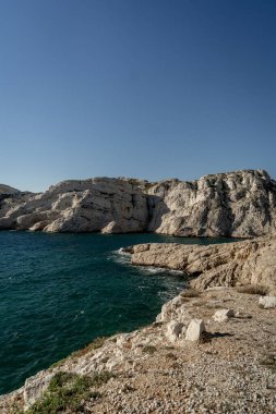 Deniz kıyısının güzel manzarası