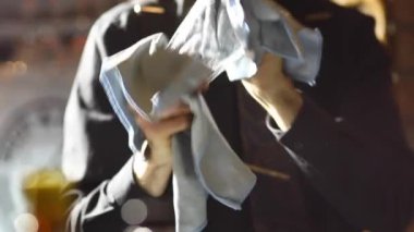 Barda barmen temizleme bardağı.