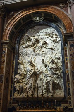 Vatikan, Roma, İtalya - 25 Kasım 2023: Vatikan, Roma, İtalya 'da Aziz Peter Bazilikası veya San Pietro içinde.