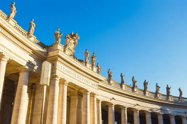 Estátuas Topo Basílica São Pedro Cidade Vaticano Roma — Fotografia de Stock