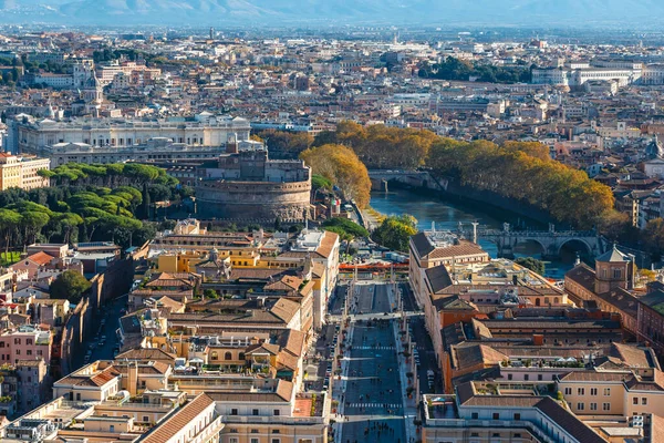 意大利罗马梵蒂冈圣彼得广场的空中景观 图库图片