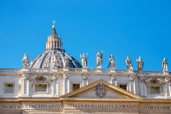 stock image Statues at the top of St. Peter's Basilica, Vatican City, Rome