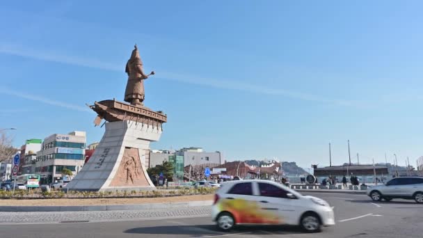 韩国丽水 2023年2月 韩国珠拉南岛丽水市宜新广场的景观 该广场是为纪念李新新海军上将而建造的 — 图库视频影像