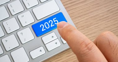 2025 'te yeni fırsat, meydan okuma ve strateji. Yeni yıl için yeni planlar, hedefler ve vizyonlar.