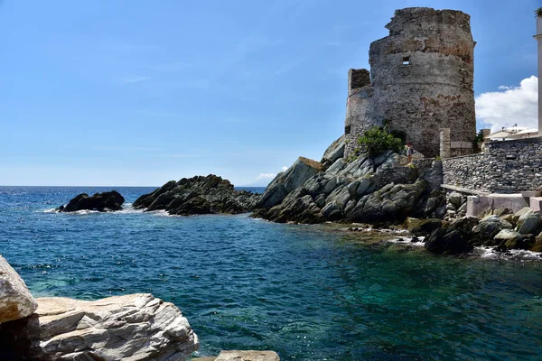 Erbalunga Corsica França Agosto 2020 Turistas Que Visitam Torre Genovesa — Fotografia de Stock