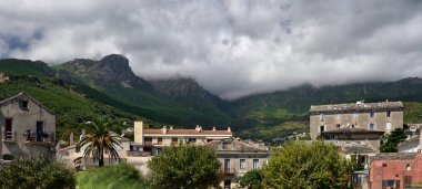 ERBALUNGA, CORSICA, FRANCE - 19 AĞUSTOS 2020: Cap Corse, Korsika 'daki tarihi Erbalunga şehri