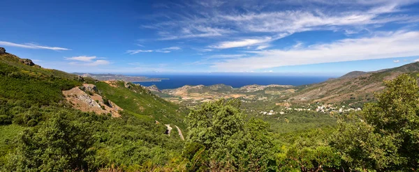 Panorama Dari Col Teghime Perbukitan Hijau Dan Laut Mediterania Latar — Stok Foto