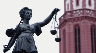 Almanya 'da Roemer Frankfurt' ta Özgürlük Heykeli