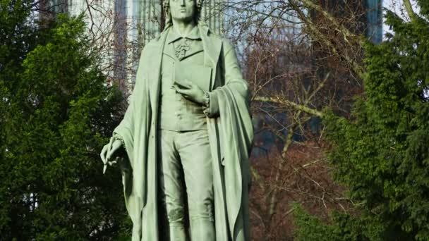 Άγαλμα Μνημείου Schiller Στη Φρανκφούρτη Γερμανία Βίντεο — Αρχείο Βίντεο