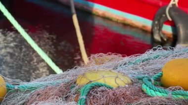Rıhtımdaki Fishnet Balıkçılık Hattı Ayrıntıları