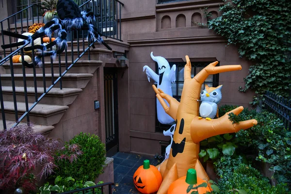 Decorações Infláveis Livre Durante Halloween Abóboras Fantasmas Coruja — Fotografia de Stock