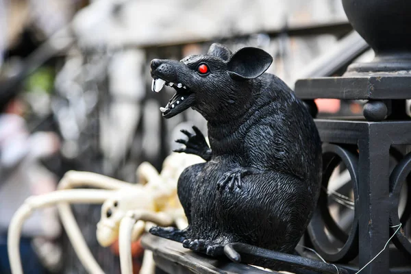 Spaventoso Ratto Nero Con Occhi Rossi Come Decorazione Esterna Halloween — Foto Stock