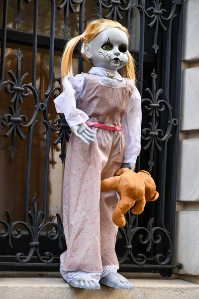 Boneca Assustadora Como Decoração Halloween — Fotografia de Stock