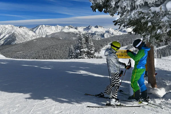 Skiers Getting Ready Downhill Vail Mointain Ski Resort Colorado — Stockfoto