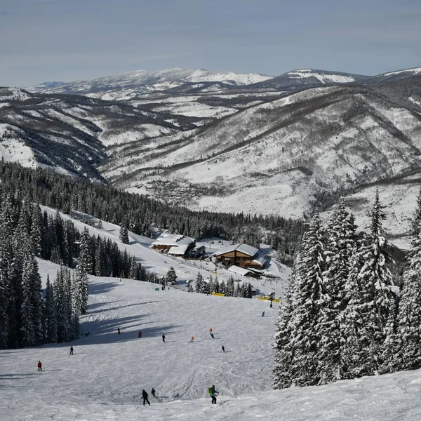 Skiers Snowboarders Riding Slope Vail Ski Resort Colorado Winter Sport — Stockfoto