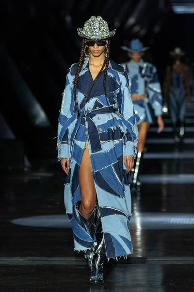 Milan Italy February Model Walks Runway Philipp Plein Fashion Show — Stock Photo, Image