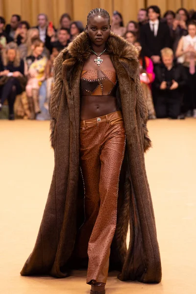 Milan Italy Şubat 2023 Milano Moda Haftası Kadın Giyim Kış — Stok fotoğraf
