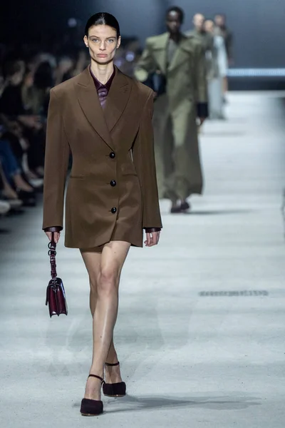 Lan Talya Şubat 2023 Milano Moda Haftası Kadın Giyim Kış — Stok fotoğraf
