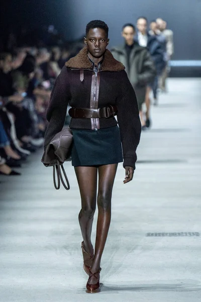 Milan Italien Ruari Modell Går Banan Tods Modevisning Milan Fashion — Stockfoto