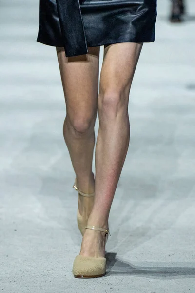 Milan Olaszország Február Egy Modell Sétál Kifutón Tods Divatbemutatóján Milánói — Stock Fotó