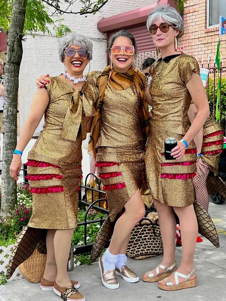 Nowy Jork Czerwca 2022 Uczestnicy Pozują Podczas Dorocznej Parady Syren — Zdjęcie stockowe