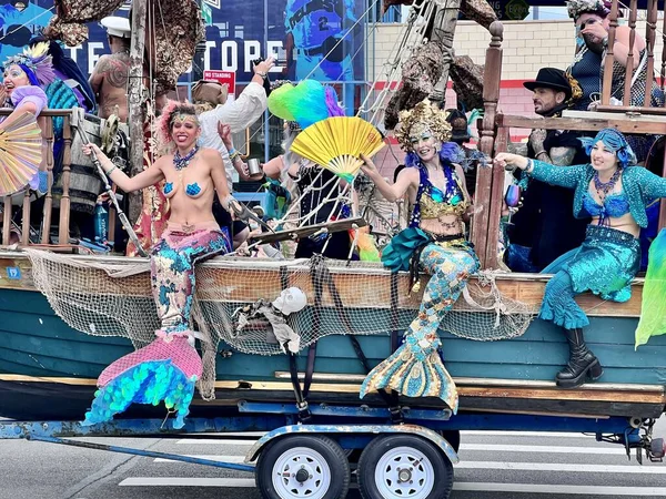 New York Juni 2022 Deelnemers Aan 40E Jaarlijkse Zeemeerminnenparade Coney — Stockfoto