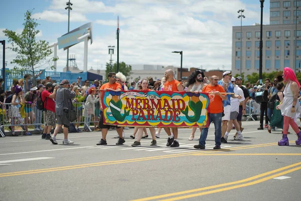 New York June 2022 Participants Marching 40Th Annual Mermaid Parade — Stock Photo, Image