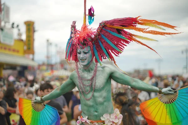 Нью Йорк Июня 2022 Года Участник Ежегодного Парада Русалок Кони — стоковое фото