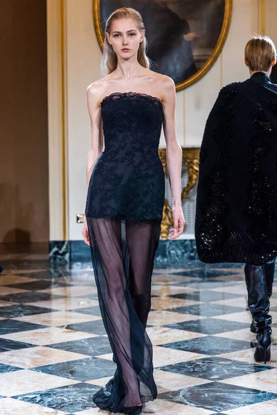 Milan Italy Şubat 2023 Milano Moda Haftası Kadın Giyim Kış - Stok İmaj
