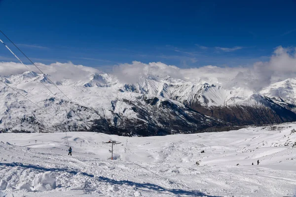 Área Esqui Meribel Belo Dia Ensolarado Vale Montanhas Dos Alpes — Fotografia de Stock