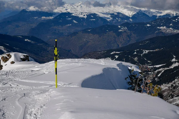 프랑스의 메리벨 리조트 Meribel Ski Resort 신선한 위에서 트랙을 즐겨보세요 — 스톡 사진