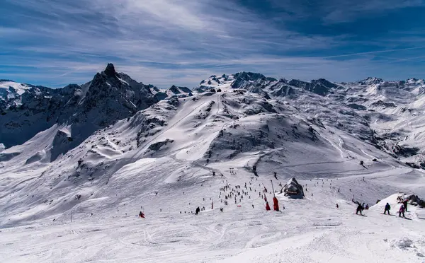 Atemberaubender Blick Auf Die Berge Skigebiet Courchevel Frankreich Aktive Winterurlauber — Stockfoto