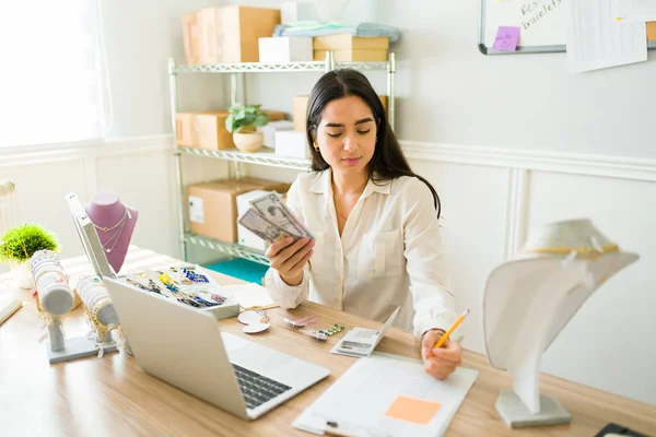 Successful Young Woman Counting Money Doing Finances While Working Selling — Stock Photo, Image