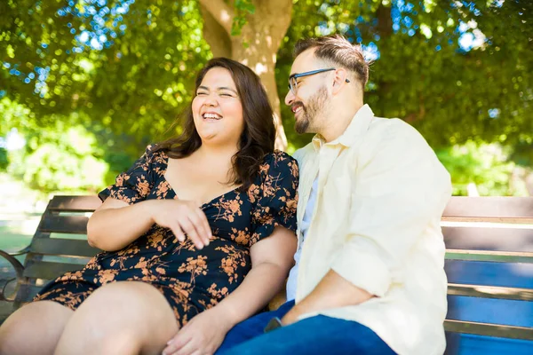 Cheerful Boyfriend Girlfriend Laughing While Having Fun Date Park — Stock Photo, Image