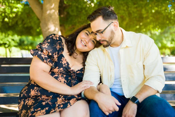 Beautiful Fat Girlfriend Smiling While Hugging Her Attractive Boyfriend Park — Stock Photo, Image