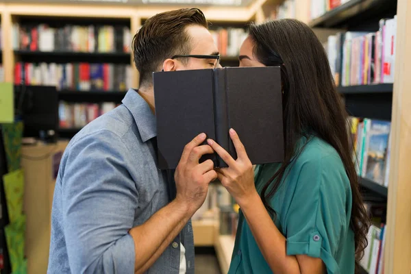 Romantic Couple Readers Kissing Book While Shopping Bookstore — Stock Photo, Image