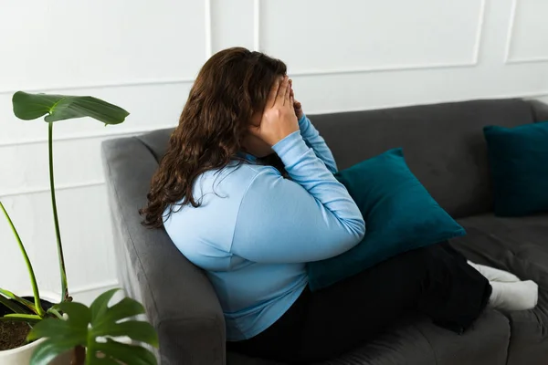 Osamělá Tlustá Žena Trpící Úzkostí Depresí Které Mají Špatné Časy — Stock fotografie