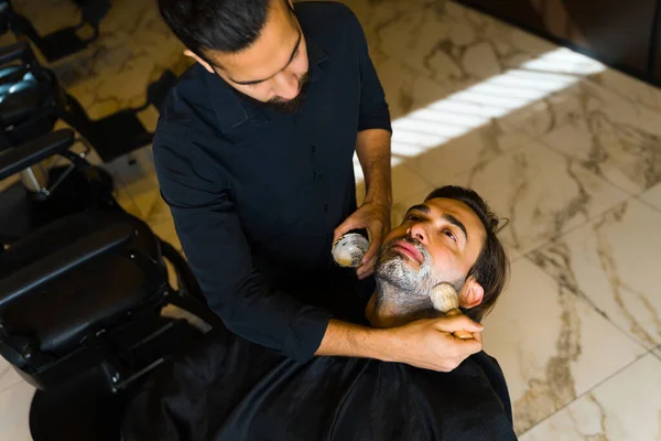 Top View Caucasian Man Getting Ready Grooming Services While Shaving — Stock Photo, Image
