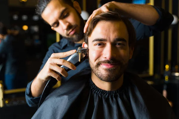Smiling Handsome Caucasian Man Looking Happy While Getting Grooming Services — Stok fotoğraf