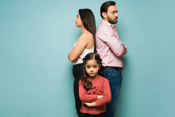 Portret Rozdartej Rodziny Powodu Rozwodu Problemami Opieką Nad Dzieckiem Podczas — Zdjęcie stockowe